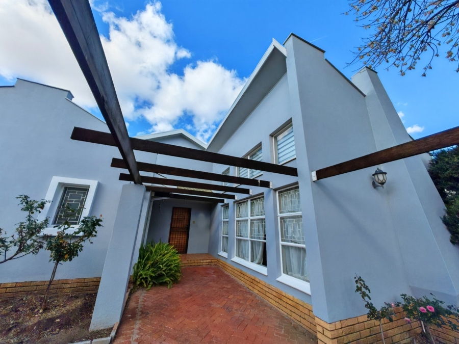 5 Bedroom Property for Sale in Heuwelsig Free State